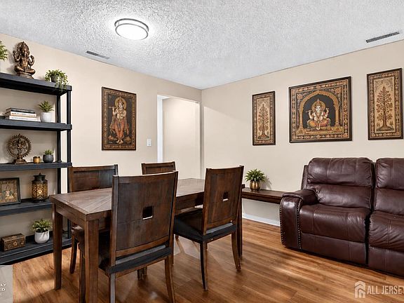 2nd image of 619 Aspen Dr