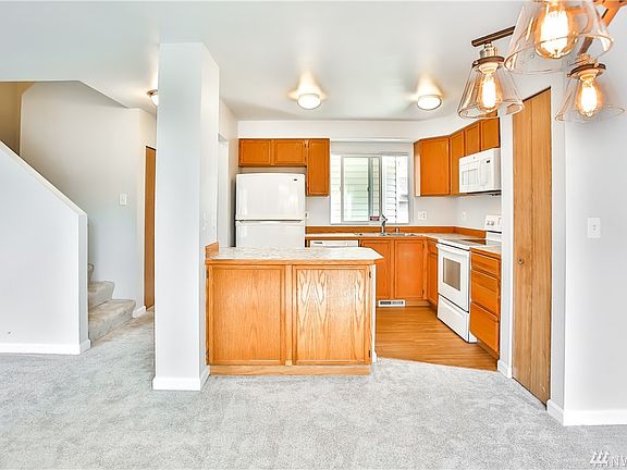 4th image of 108 96th Ave SE #A