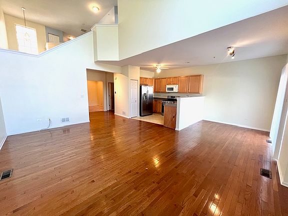 2nd image of 1692 Buckingham Dr