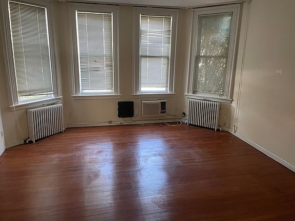 3rd image of 268 Broadway #1