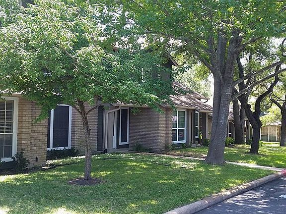 5th image of 1015 E Yager Ln Unit 12