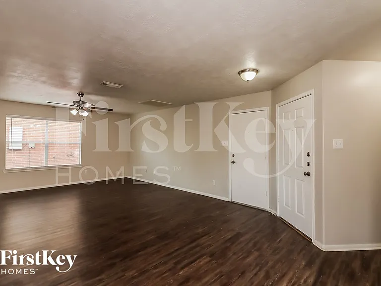 25339 Barmby Dr — Photo 9