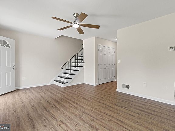 2nd image of 1790 Belle Dr