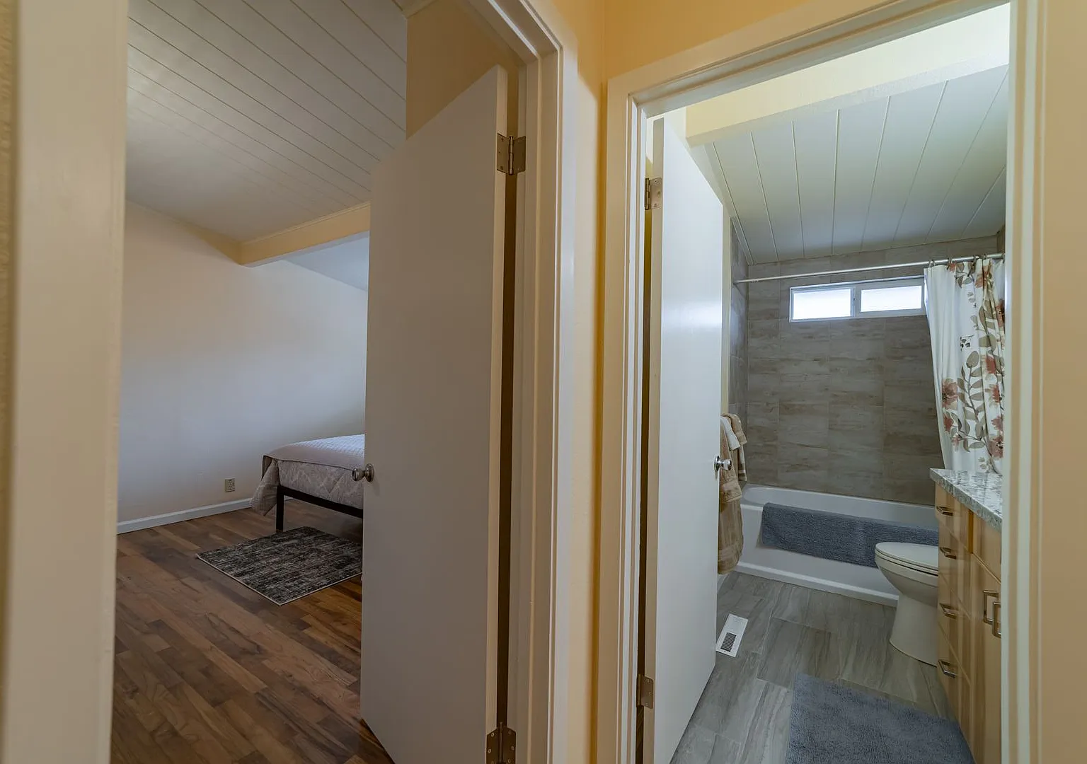 Fully-Furnished 4BD/2BA home near Eureka High! — Photo 4