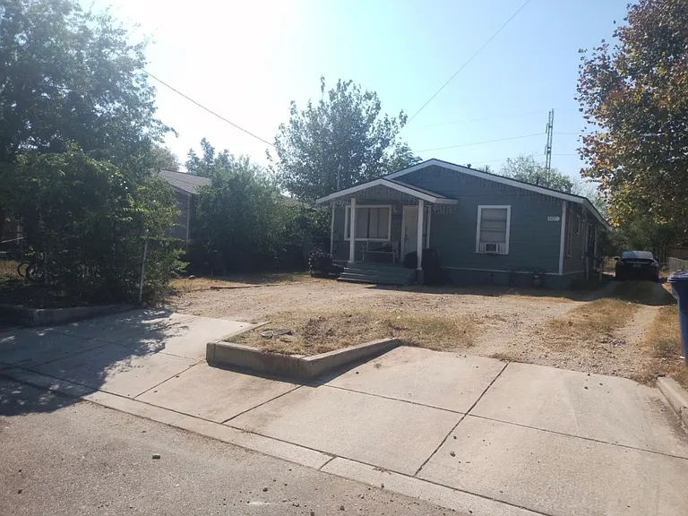 2329 Valencia Dr — Photo 1
