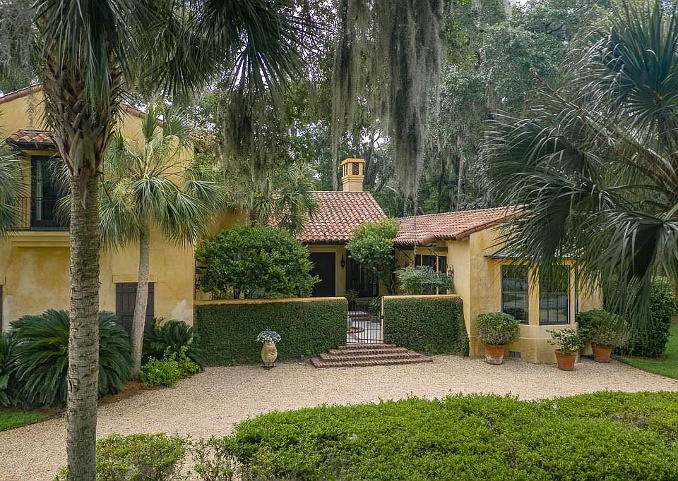 1st image of 118 Hawkins Island Cir