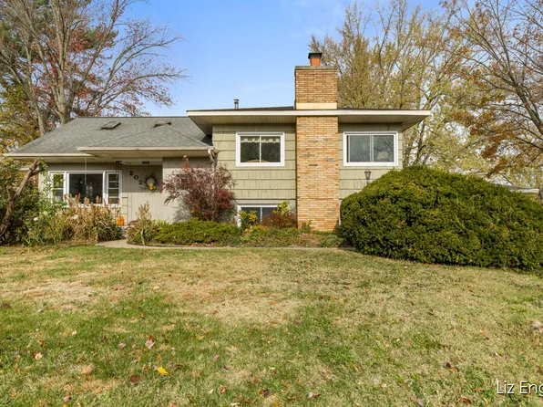 202 Reynolds St, Fennville, MI 49408