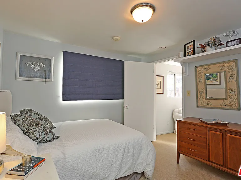 2673 Mandeville Canyon Rd — Photo 22