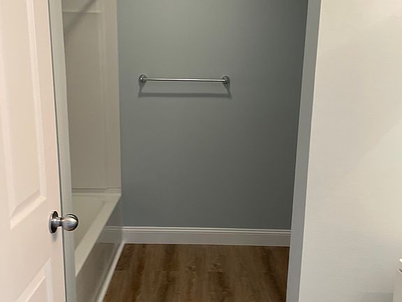 5th image of 25 W Williams St