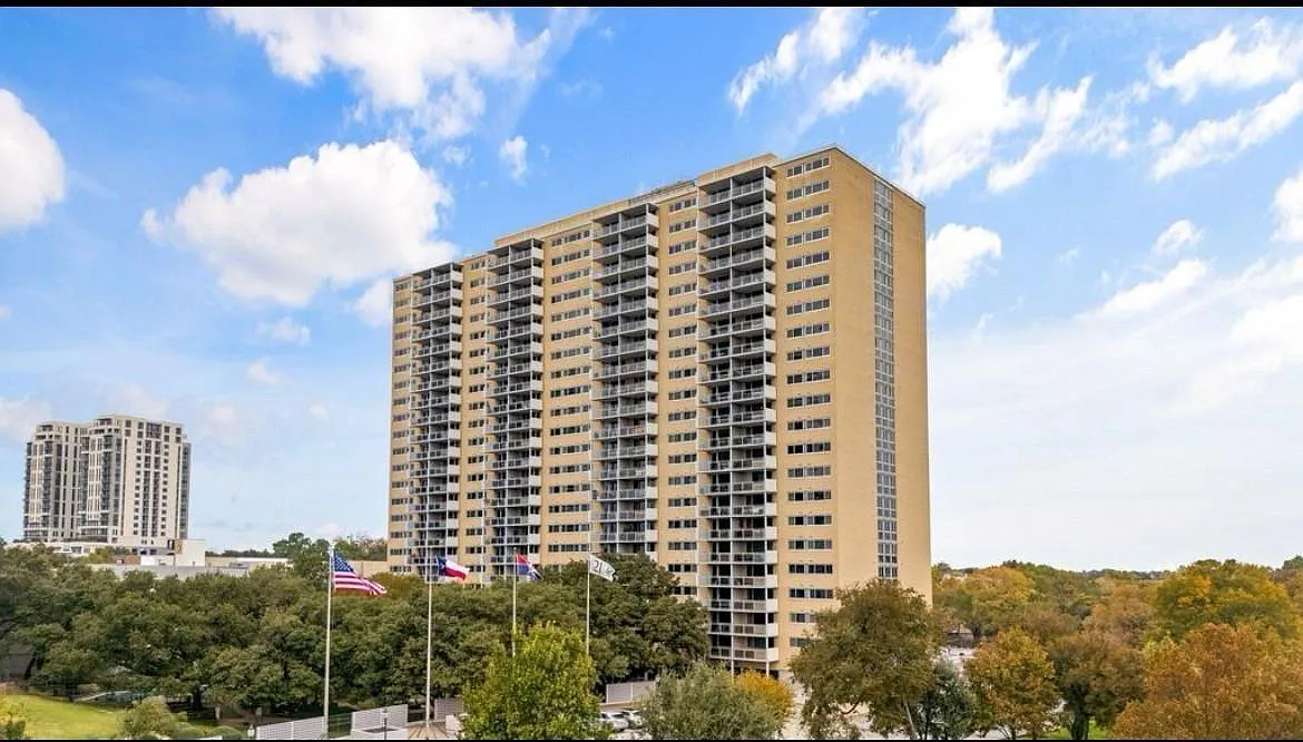 1 bed, 771 sqft, $2,200 — Photo 1