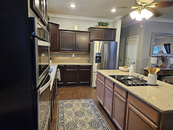 Kitchen Pic 1