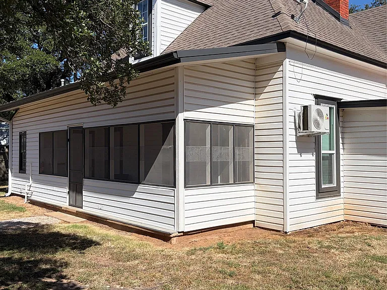 703 E FM 243 — Photo 4
