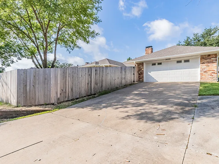 3008 Apple Valley Dr — Photo 46