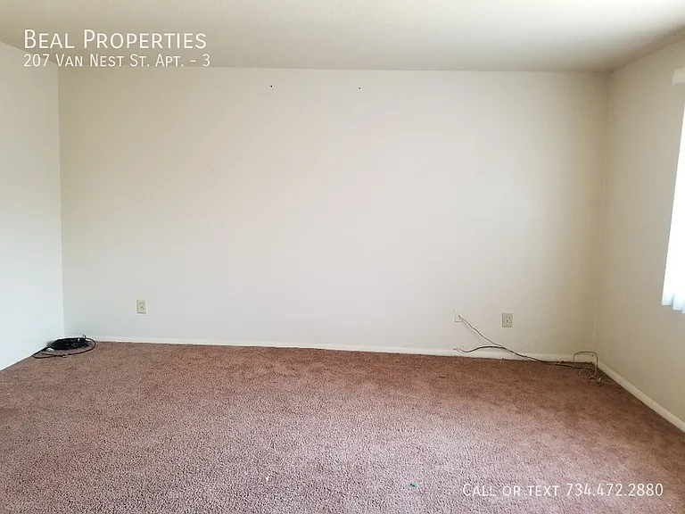 207 Van Nest St #3 — Photo 8