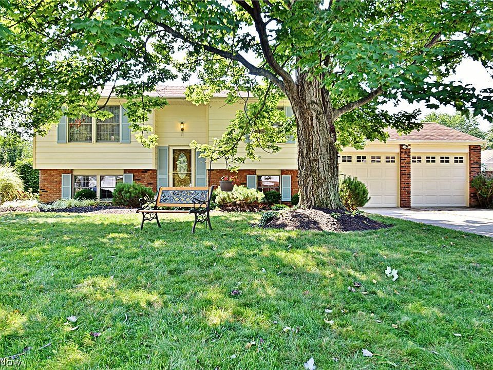 1st image of 22297 Lorraine Dr