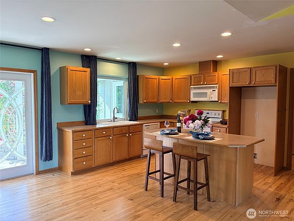 5th image of 181 Duke Drive