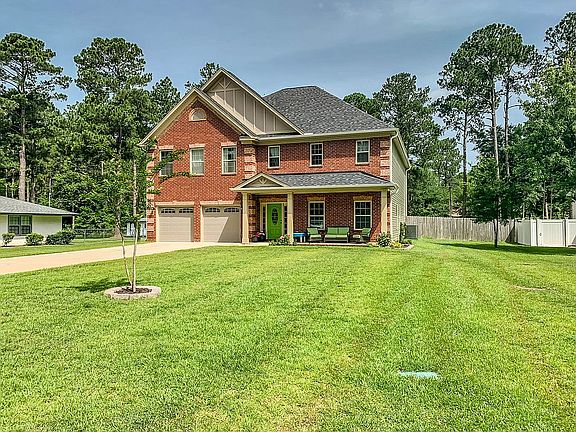 2nd image of 918 Colony Rd