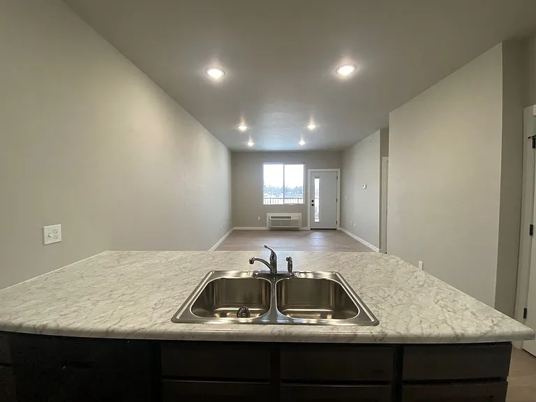 522 W Bickford St — Photo 14