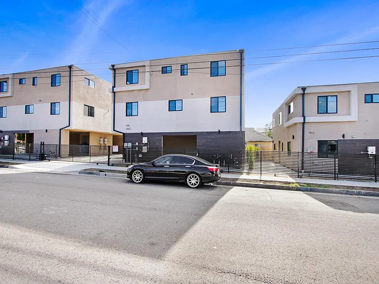3502 E 7th St — Photo 17