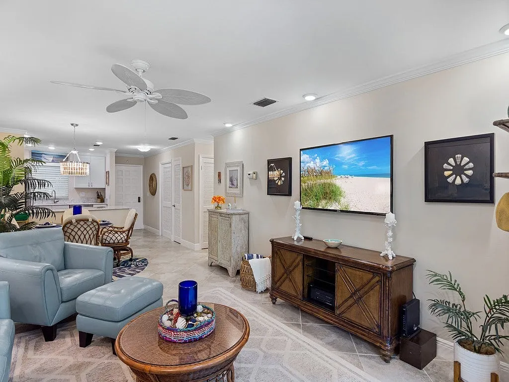 2 bed, 1120 sqft, $4,500 — Photo 3