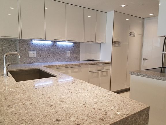 2nd image of 1717 N Bayshore Dr APT 3639