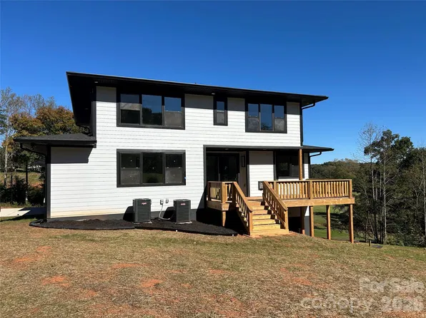 138 Broken Arrow Rd, Statesville, NC 28677