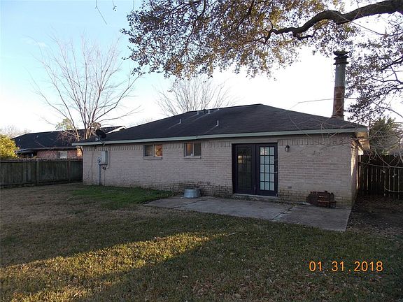 2nd image of 318 Windward Dr
