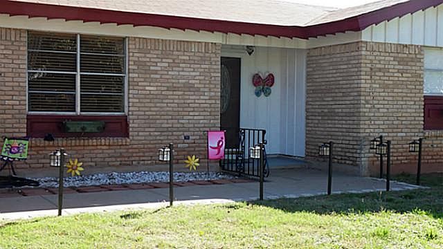 1st image of 1713 Rosewood Dr