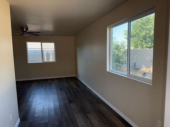 4th image of 221-223 Mariposa Ave