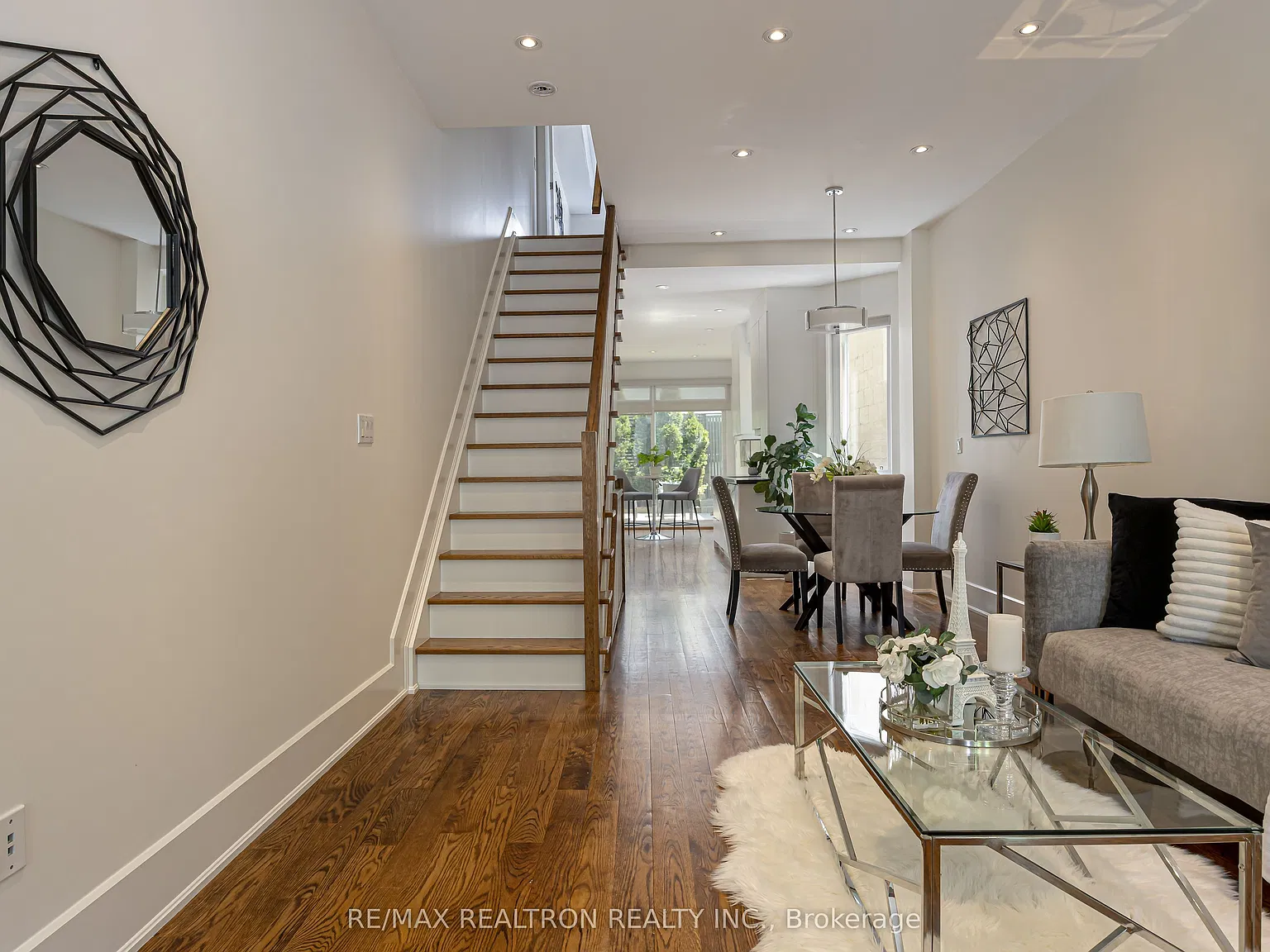 3 bed, $5,795 — Photo 2