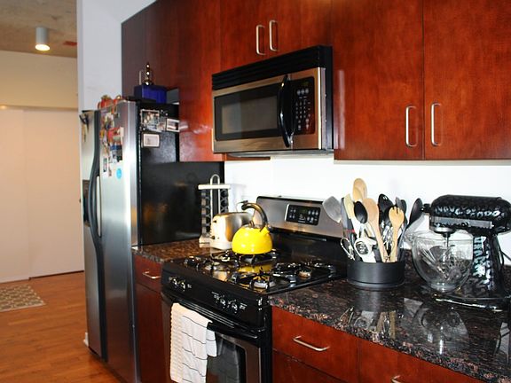 5th image of 611 S Wells St #1706