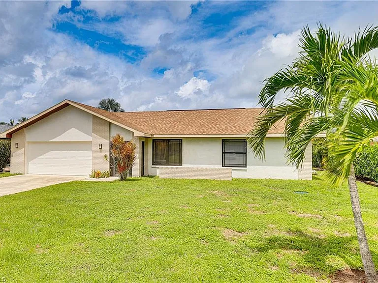 6030 Perthshire Ln — Photo 2