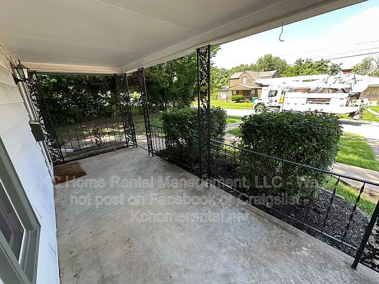 4045 S Minnie St — Photo 3