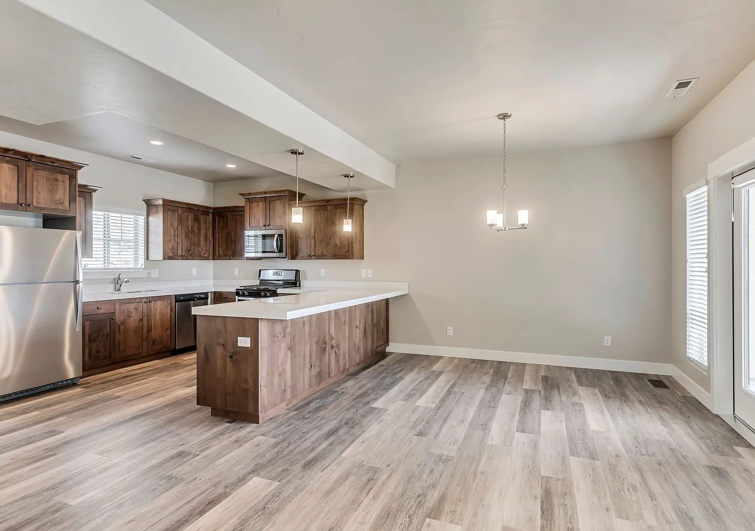 3 Bed Townhome - Provo Slate Canyon — Photo 3