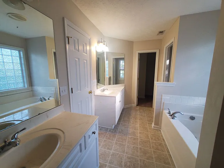 213 Kristin Ave — Photo 6