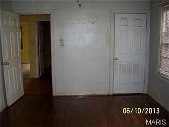 5th image of 2267 Yale Ave