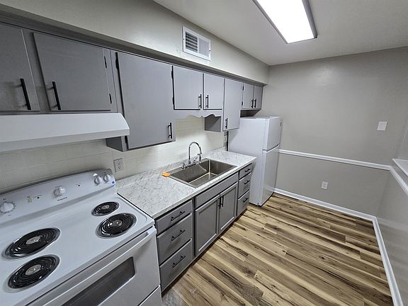 3rd image of 2633 Westover Ave SW APT 1