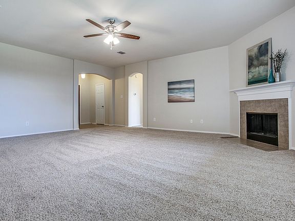 2nd image of 1901 Southbrook Dr
