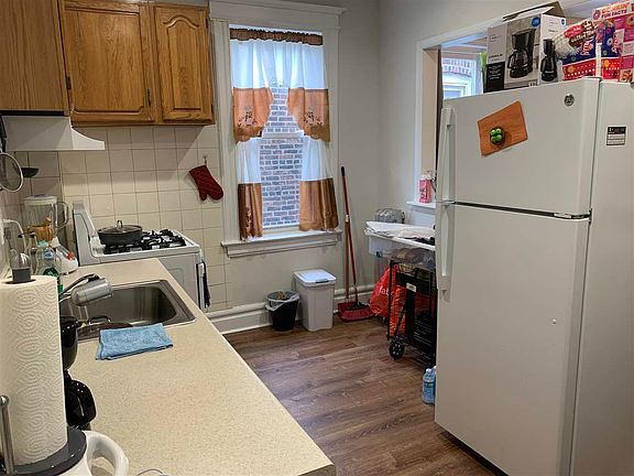 5th image of 418-420 Kearny Ave