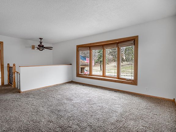 3rd image of 315 W Oak St