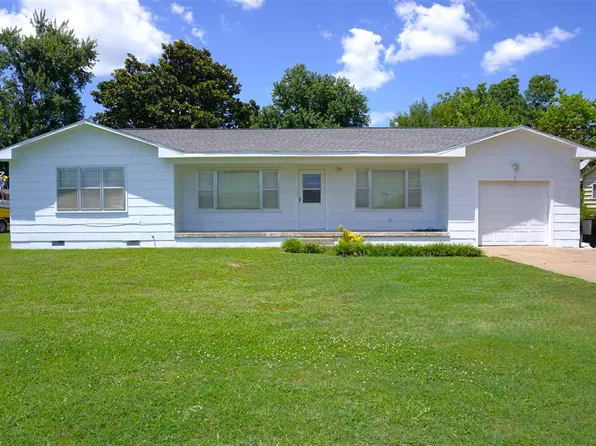 1409 N 7th St, Perry, OK 73077