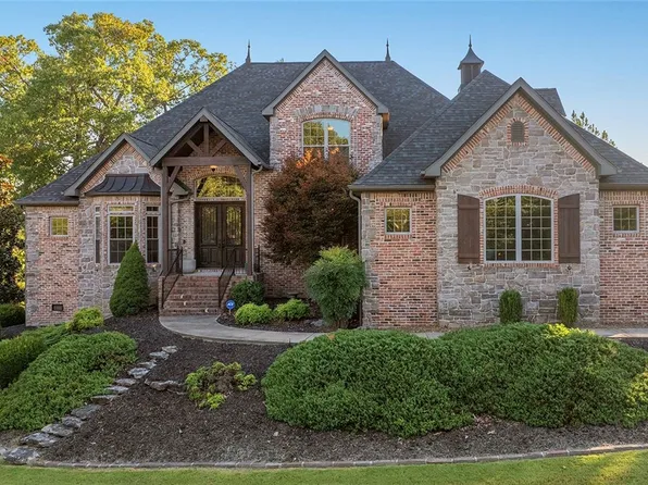 10744 Bluewater Psge, Rogers, AR 72756