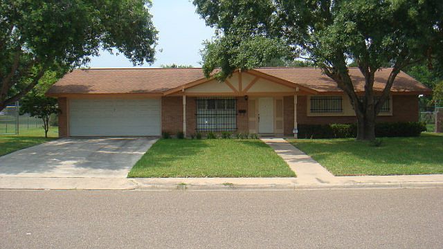 1st image of 1135 Cypress Dr
