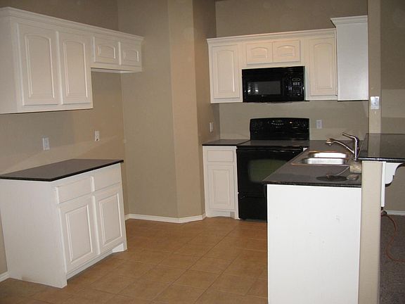 3rd image of 13809 Oxford Dr #Duplex