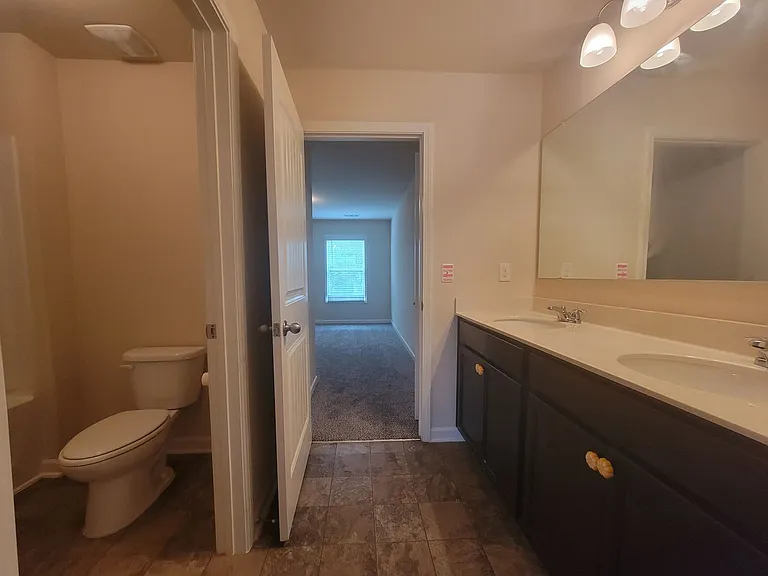 5150 Amberland Sq — Photo 14