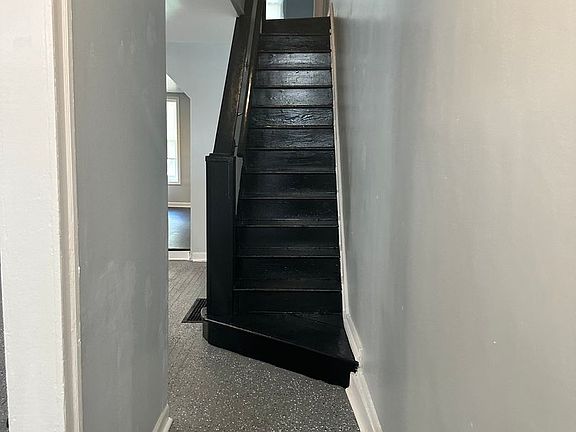 3rd image of 1143 Ashburton St