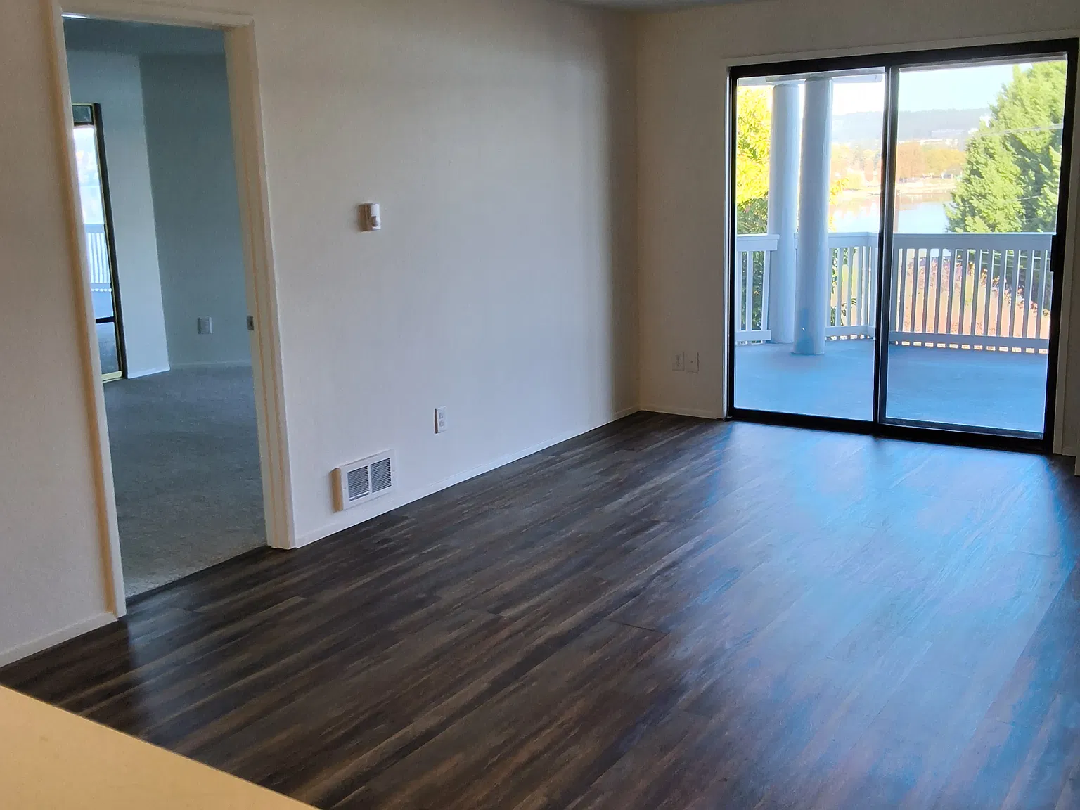 2 bed, 1040 sqft, $2,150 — Photo 4