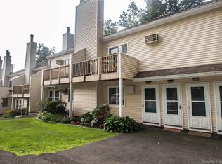 8 Rose Ln APT 26-15, New Fairfield, CT 06812