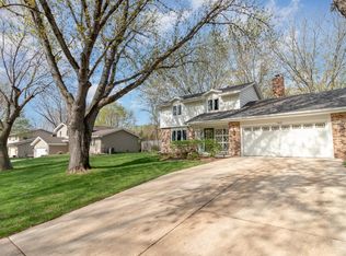 7420 Longview Cir, Chanhassen, MN 55317