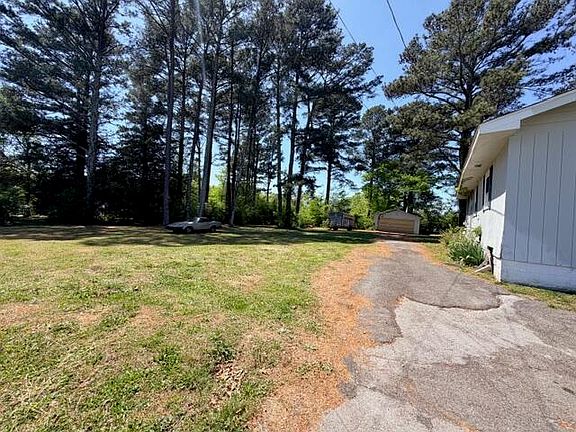 3rd image of 313 Walker Rd